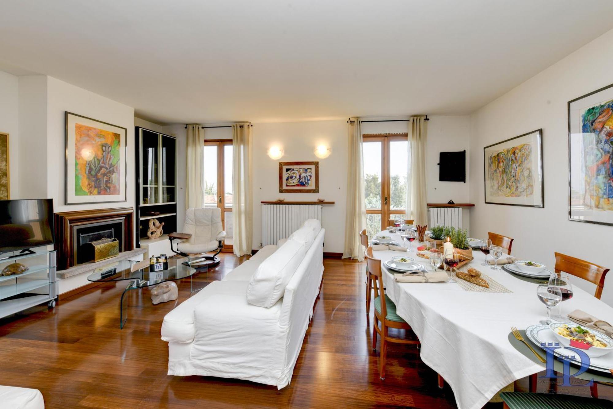 Desenzanoloft Official Partner Marriott Homes & Villas - Gardastar La Stella Del Lago Desenzano del Garda Bagian luar foto