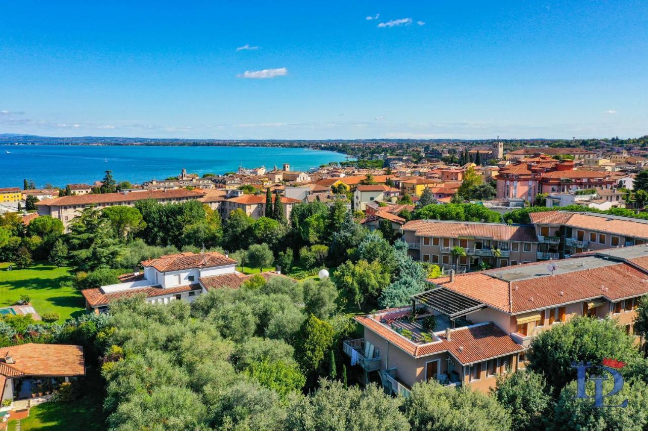Desenzanoloft Official Partner Marriott Homes & Villas - Gardastar La Stella Del Lago Desenzano del Garda Bagian luar foto