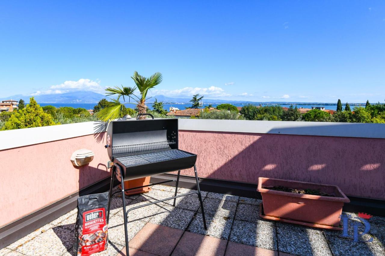 Desenzanoloft Official Partner Marriott Homes & Villas - Gardastar La Stella Del Lago Desenzano del Garda Bagian luar foto